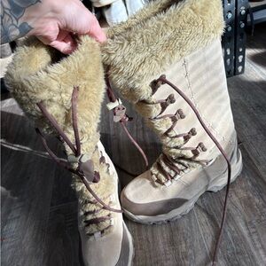 Hi-Tec Beige and Brown Winter Boots